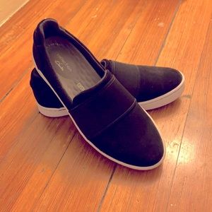 Clarks shoes size 8 excellent used condition (worn twice, too small for me)